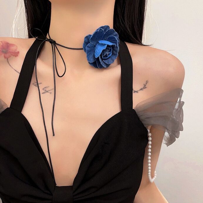 Wholesale Retro girl' s necklace with dark night rose and ns